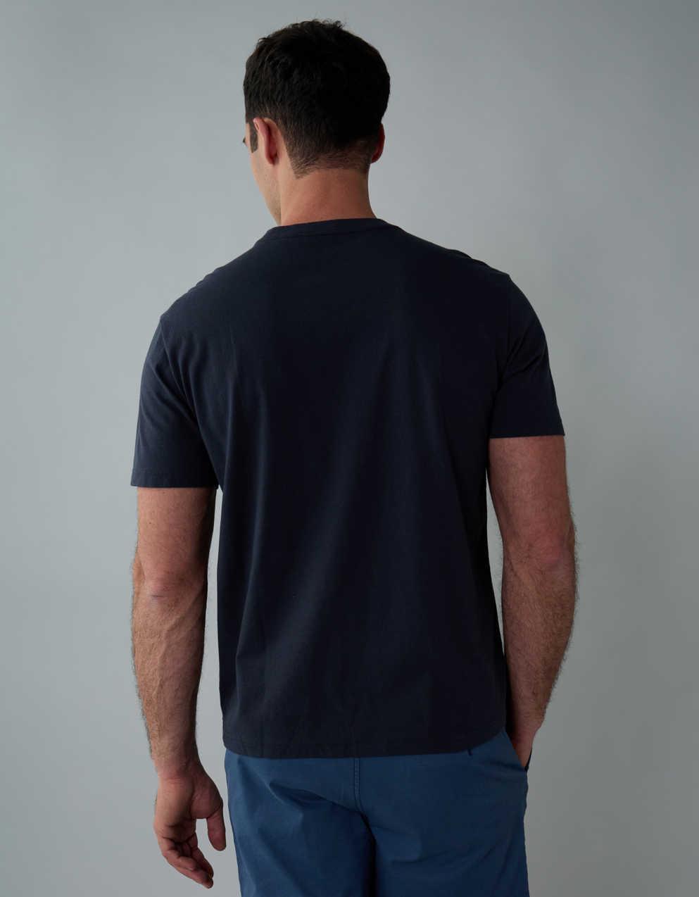 AE Standard Fit Logo Graphic T-Shirt