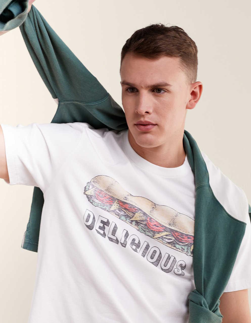 AE Standard Fit Graphic T-Shirt