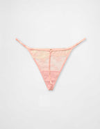 레이스 스트링 끈 속옷 뽐내기