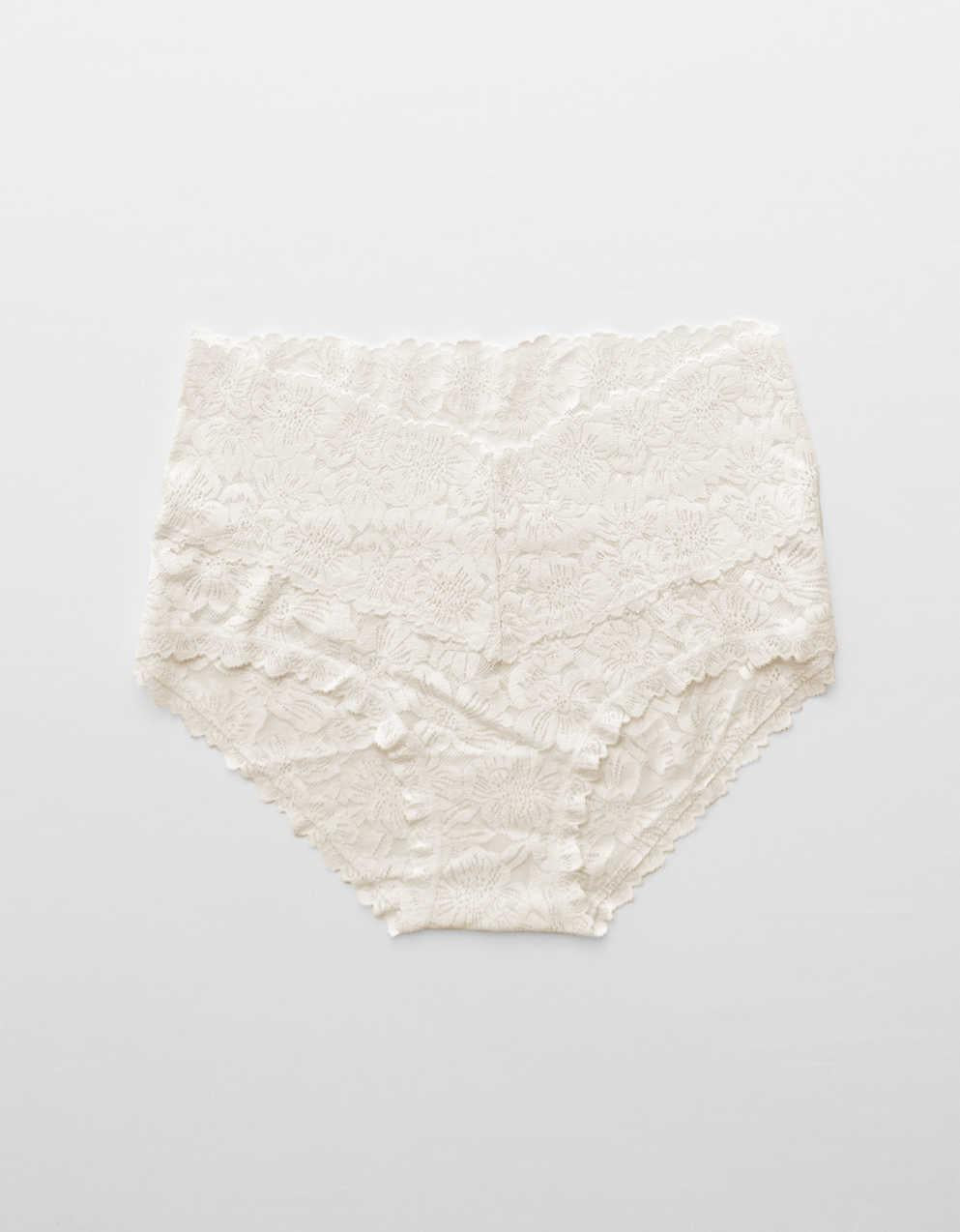 장미빛 레이스 보이브리프 속옷 뽐내기