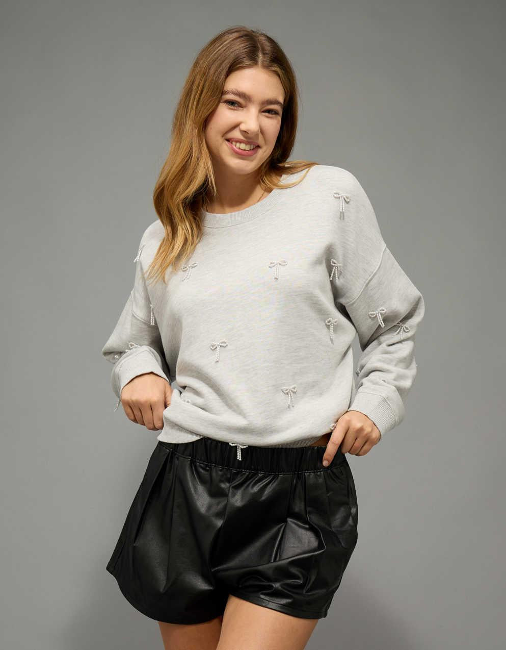 AE 엠블럼 보우 스웨트셔츠