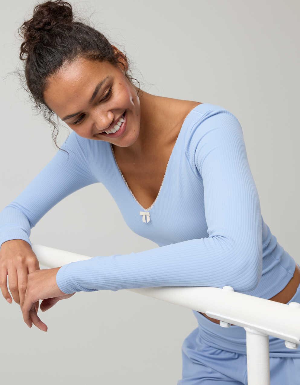 OFFLINE by Aerie Real Me 엑스트라 립 오픈 브이넥 티셔츠